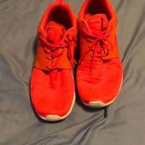 10 1/2 men’s Nike shoes
